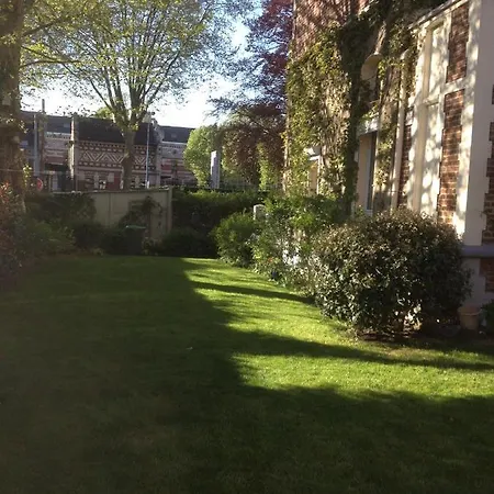 Krisko Parking Prive Et Clos 게스트하우스